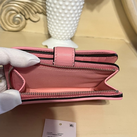 Authentic Coach Leather Pink Tabby Medium Wallet - Picture 7 of 12